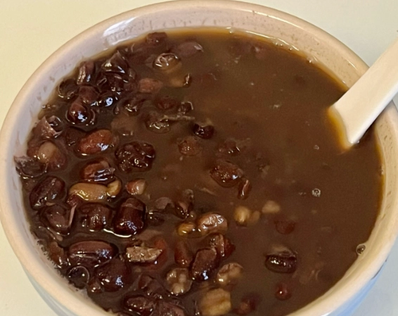 紅豆沙卡路里全解析：一碗熱量多少？減肥能吃嗎？