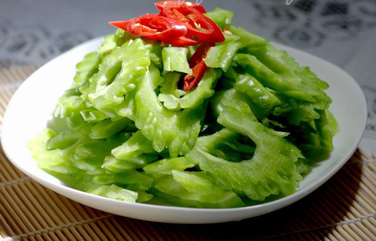 如何炒苦瓜不苦？苦瓜去苦3步驟與黃金搭配食譜大公開