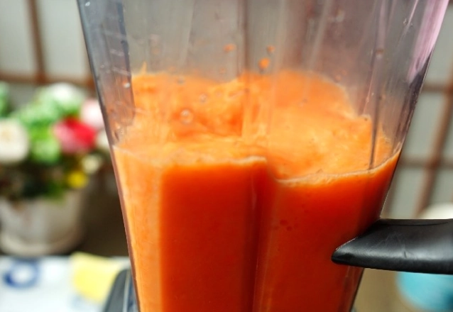 西芹紅蘿蔔汁功效全解析：排毒、美容與健康提升實證指南