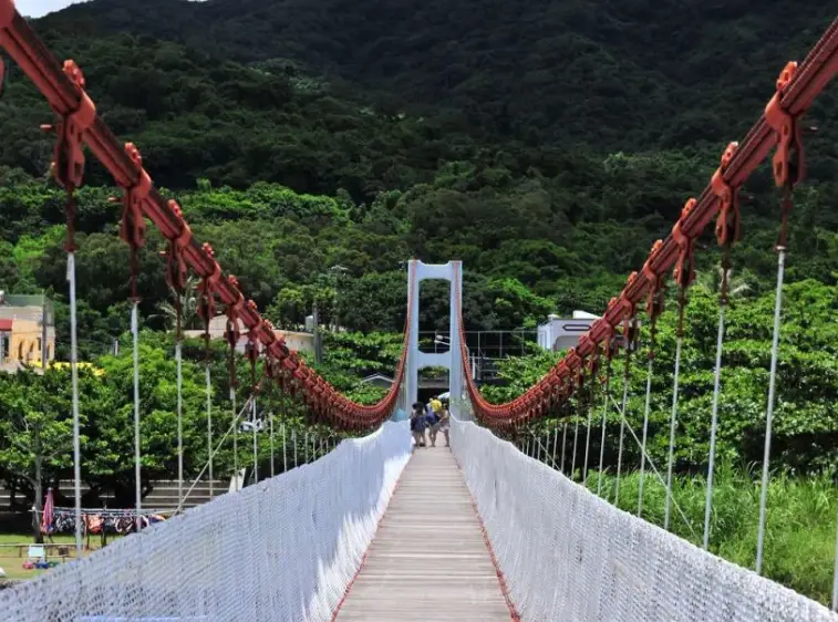 屏東滿洲景點全攻略：吊橋、海蝕奇觀與私房秘境一次收藏