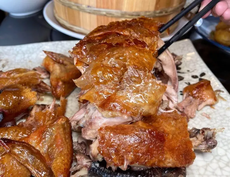 關子嶺老街美食全攻略：從甕缸雞到山產野菜的必吃清單