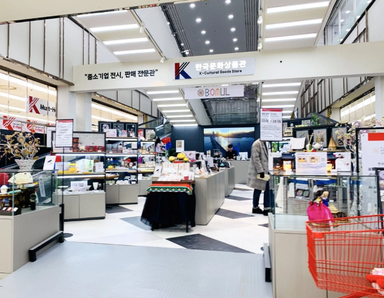 首爾24小時超市全攻略：深夜購物地點與實用技巧