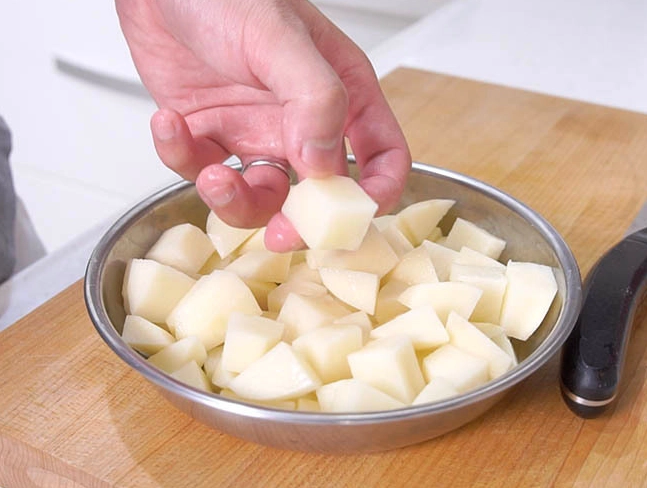 馬鈴薯營養全解析：從挑選、保存到健康吃法的完整指南