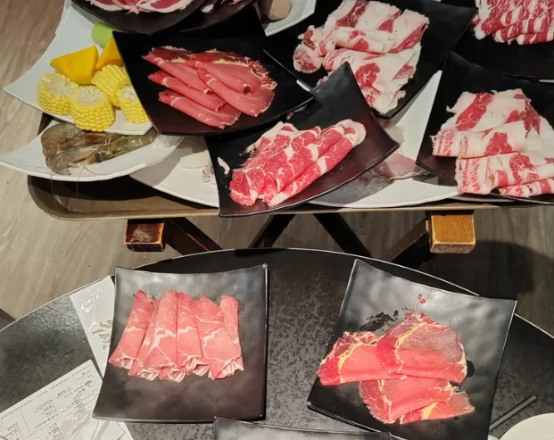 火鍋自助餐