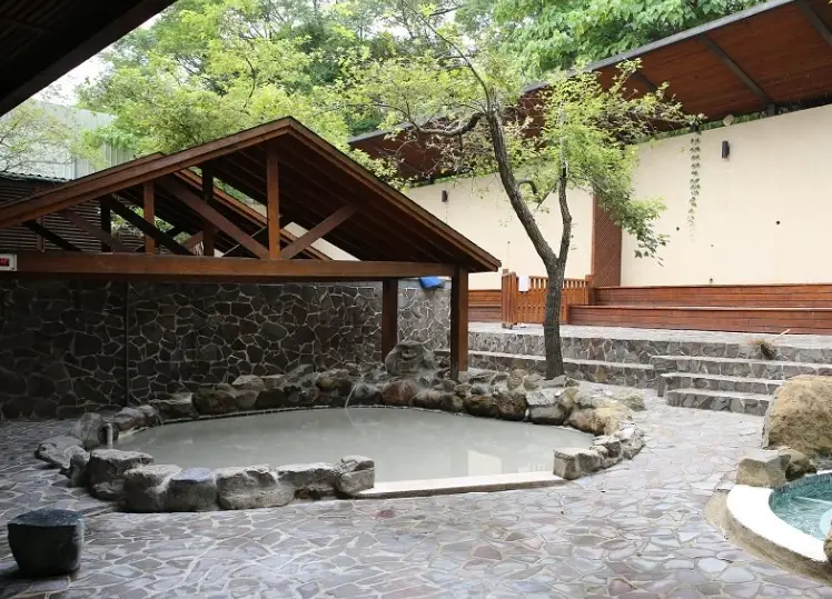 關子嶺泥漿溫泉怎麼選？在地人推薦3大湯屋與完整泡湯攻略