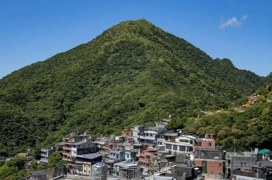 基隆山一日遊攻略：交通、步道、九份老街美食全收錄