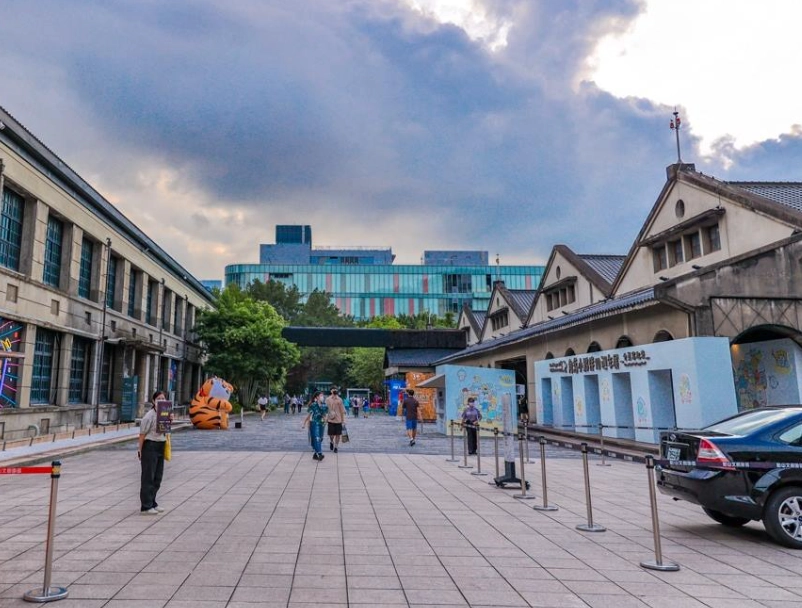 松山文創園區幾點關門