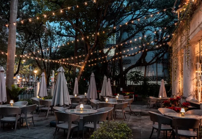 營業到凌晨的咖啡廳