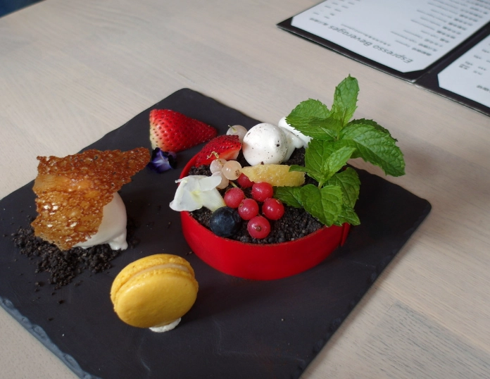 台北深夜咖啡廳推薦：夜貓族必訪的5間營業到凌晨的特色咖啡館