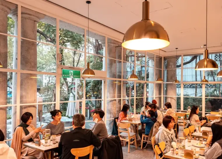 台北深夜咖啡廳