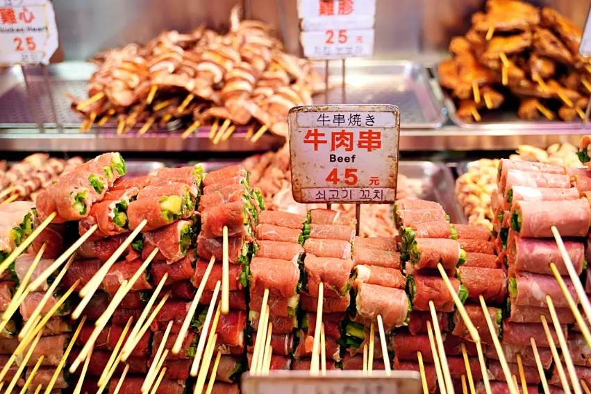 東大門夜市美食推薦：在地人帶路必吃攤位與隱藏版小吃