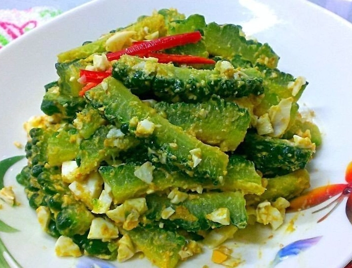 鹹蛋苦瓜做法：苦味去除與鹹蛋香氣提升的實用秘訣