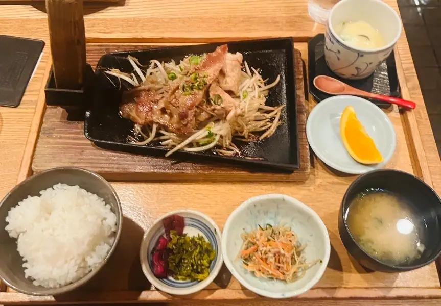 小田原美食吃什麼？在地人帶路魚板、竹筴魚必吃清單