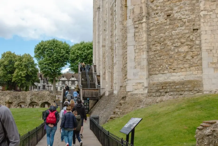 倫敦塔烏鴉飼養員