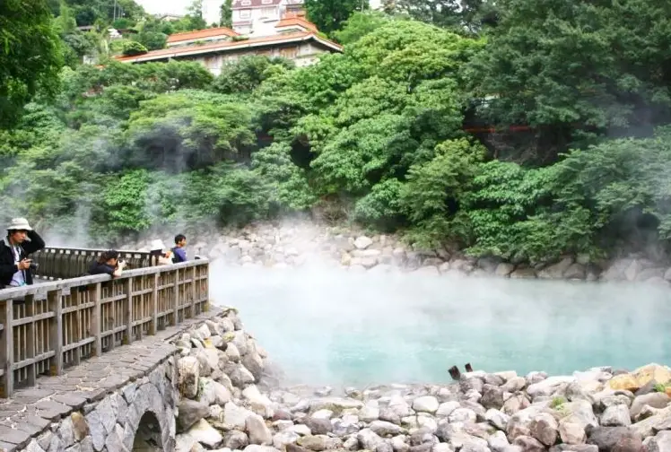 白磺泉功效是什麼？泡湯前必看的美肌與舒緩指南