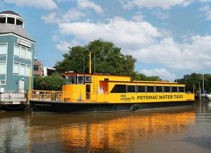 瓦卡蒂普湖遊船