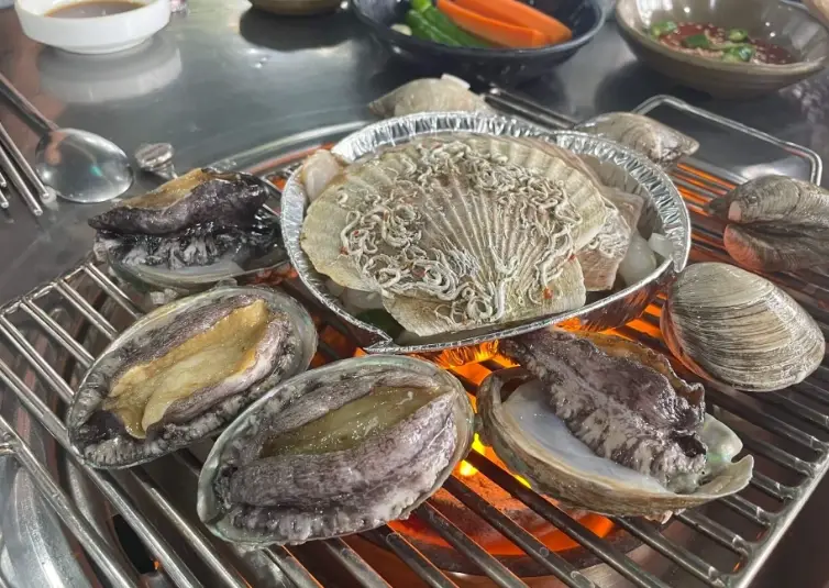 釜山烤貝一條街攻略：在地人帶路必吃店家、點餐技巧與一日遊行程