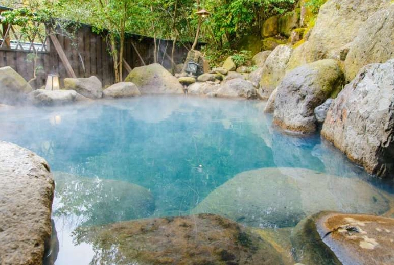 台灣泡溫泉推薦｜精選北中南東湯屋與野溪，解決你的選擇困難