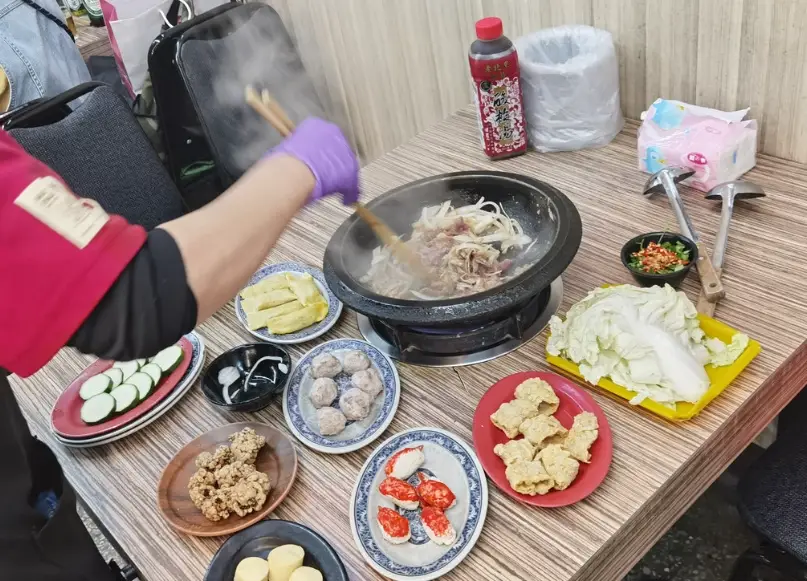 凌晨麻辣鍋
