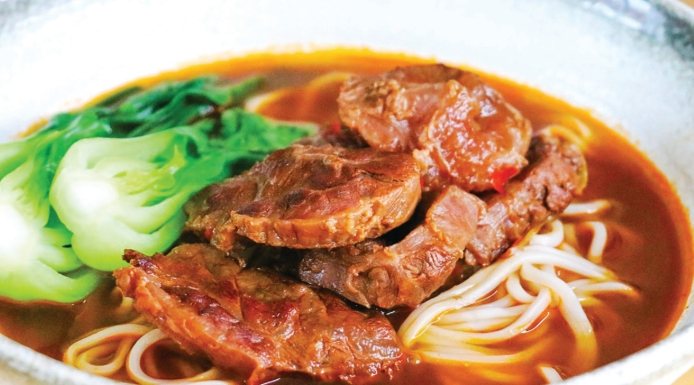 尚順育樂世界附近美食