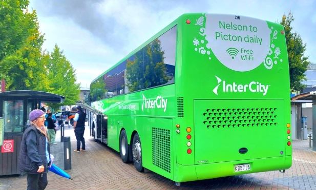 紐西蘭巴士旅遊