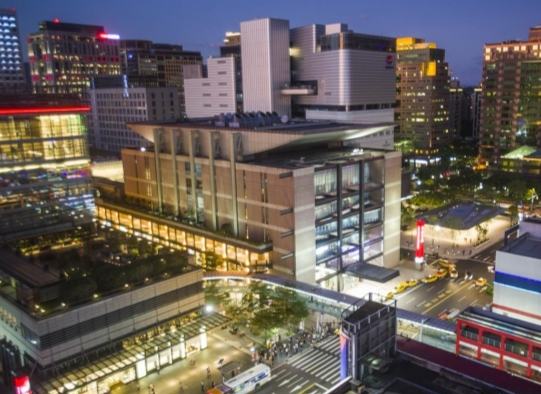 信義計畫區百貨公司