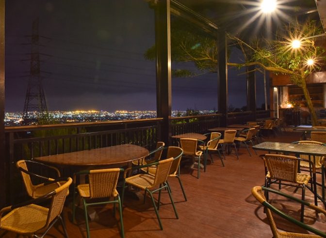 新莊咖啡廳夜景