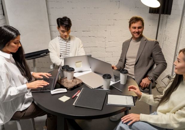 企管系就業薪資