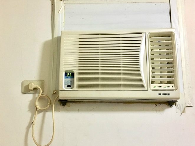 窗型冷氣安裝問題