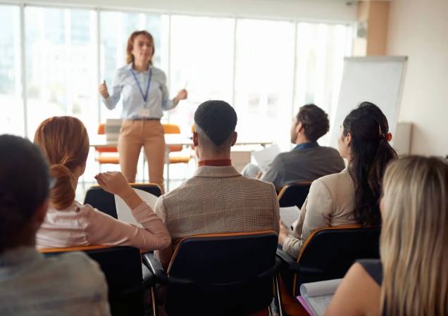 私立大學企管系比較