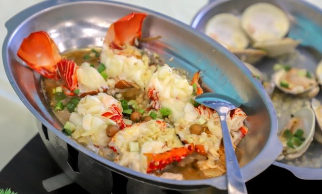 船帆石附近餐厅