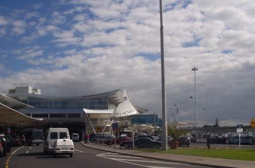 奧克蘭機場出發時間