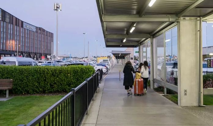 基督城機場長期停車