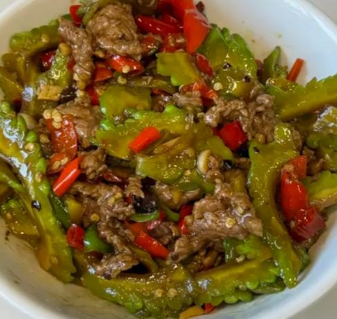 苦瓜炒牛肉 做法
