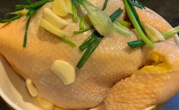 薑蔥蒸全雞做法