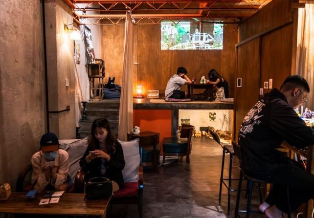 台北深夜咖啡廳