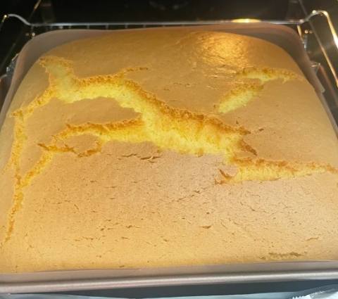 蛋糕開裂如何避免