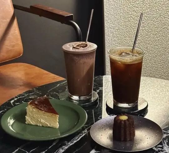 台北深夜咖啡廳