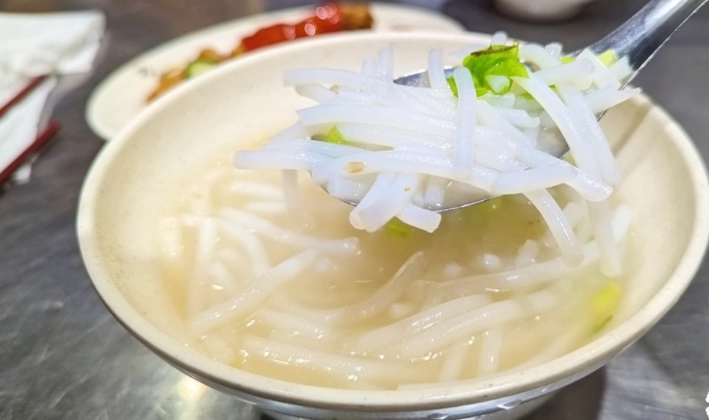 巷仔內米粉湯做法