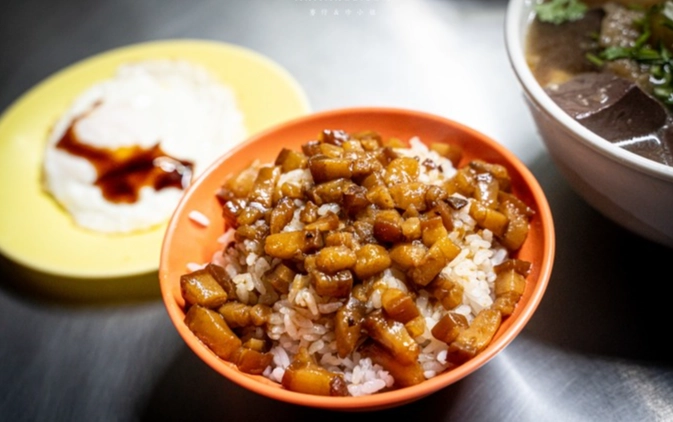 台北宵夜滷肉飯