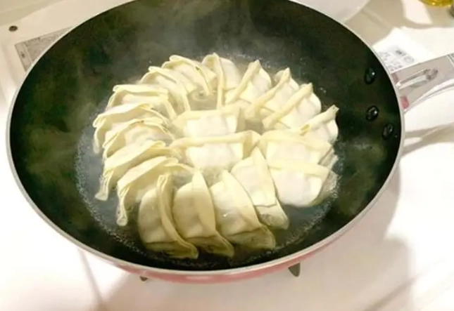 冷凍水餃煎法