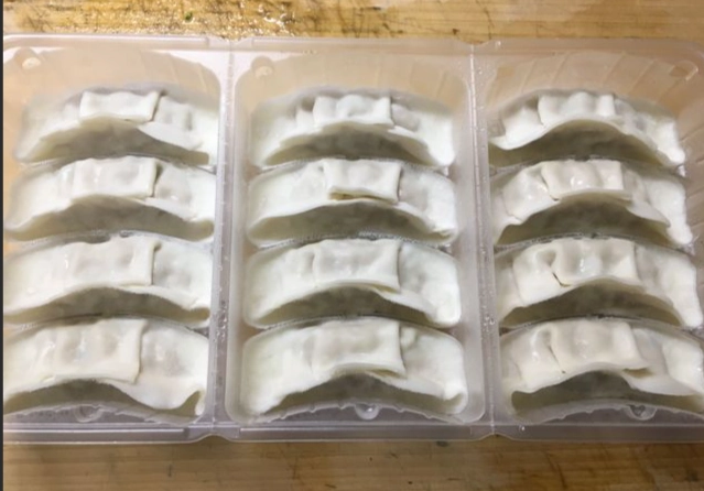 刚包好的水饺煮法