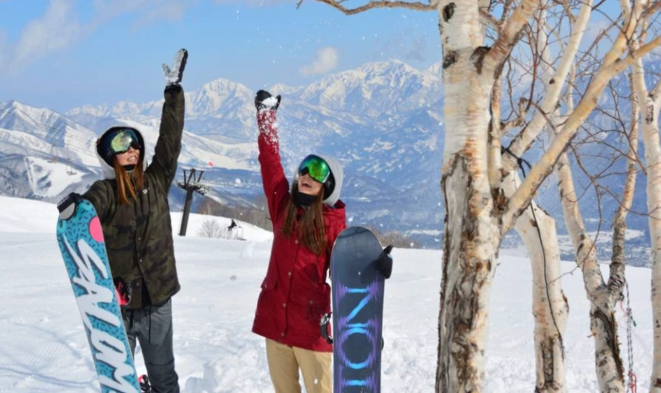 白马滑雪场夜间开放