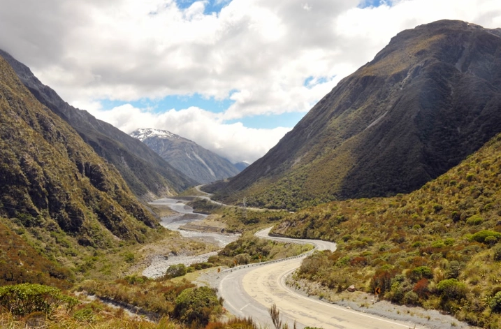 自由行跟团比较