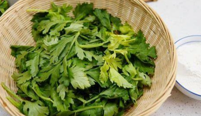 芹菜叶食谱