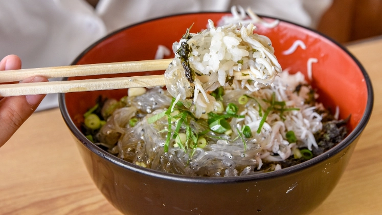 吻仔魚丼飯做法