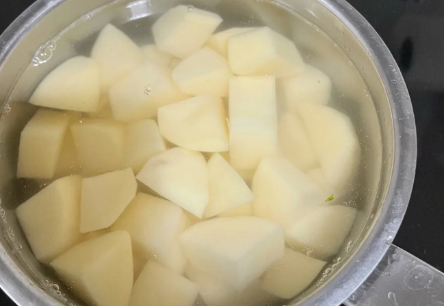 馬鈴薯泡水多久