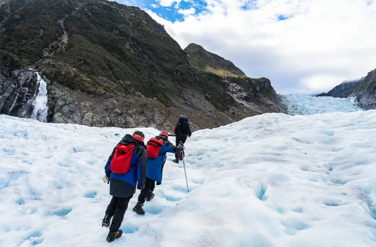 冰川健行最佳時間