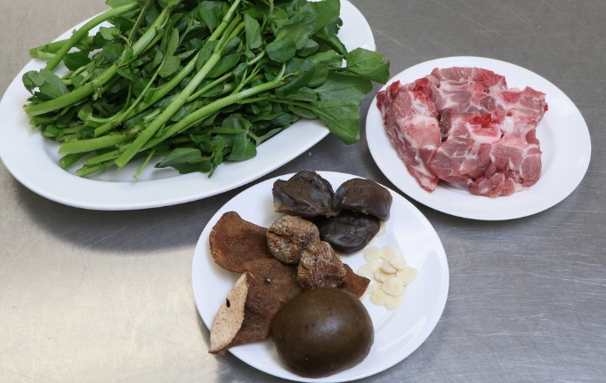 西洋菜紅蘿蔔陳腎湯 做法