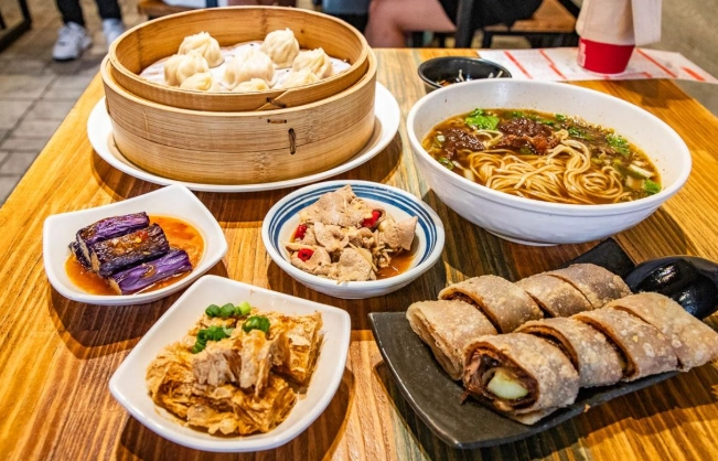 舊酒廠附近小吃